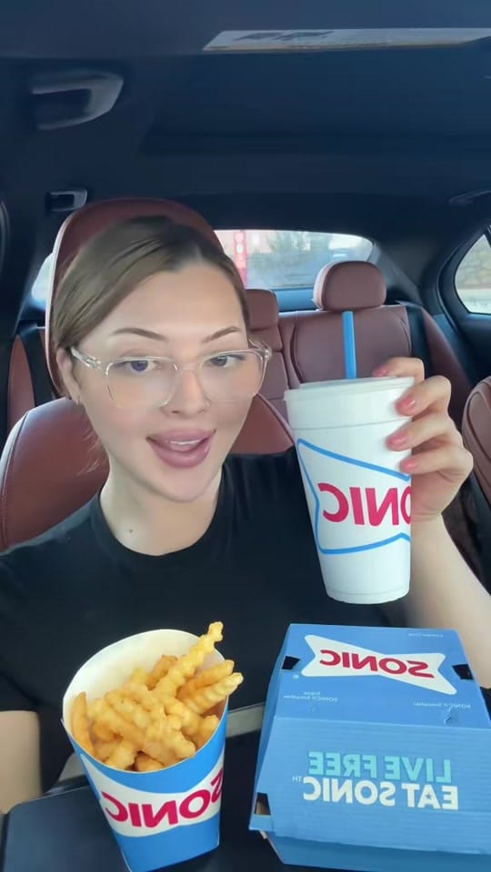 Post 1 by Alexis on TikTok (video)