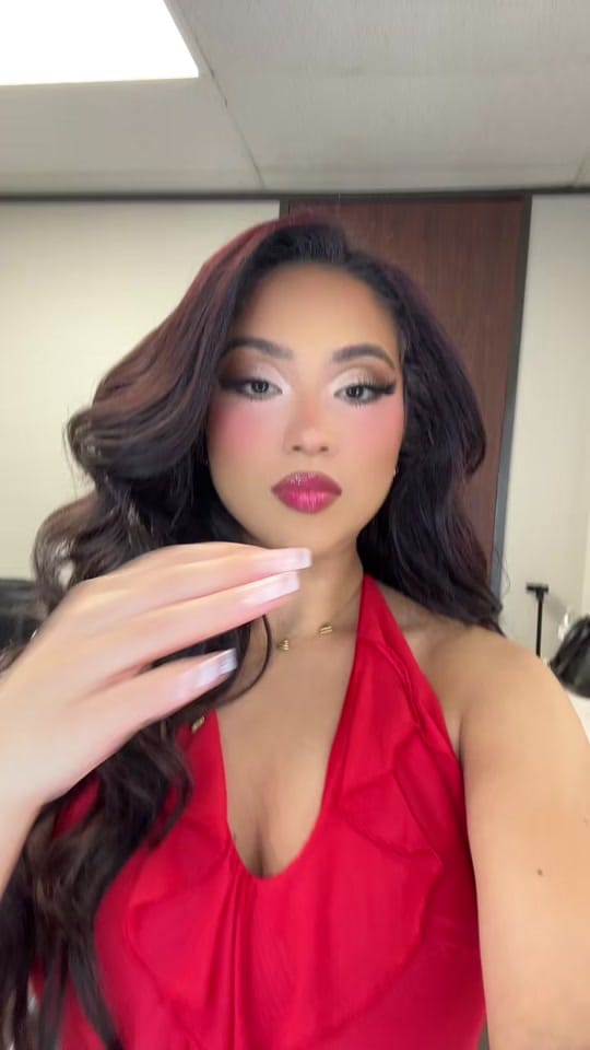 Post 5 by Gabriela Alexa on TikTok (video)