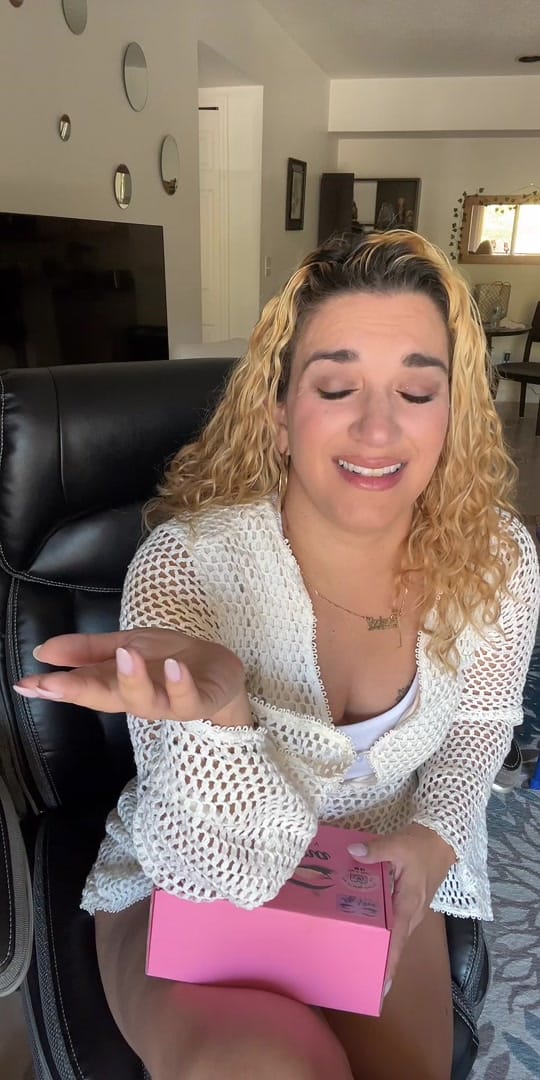 Post 7 by Isabel Diez on TikTok (video)