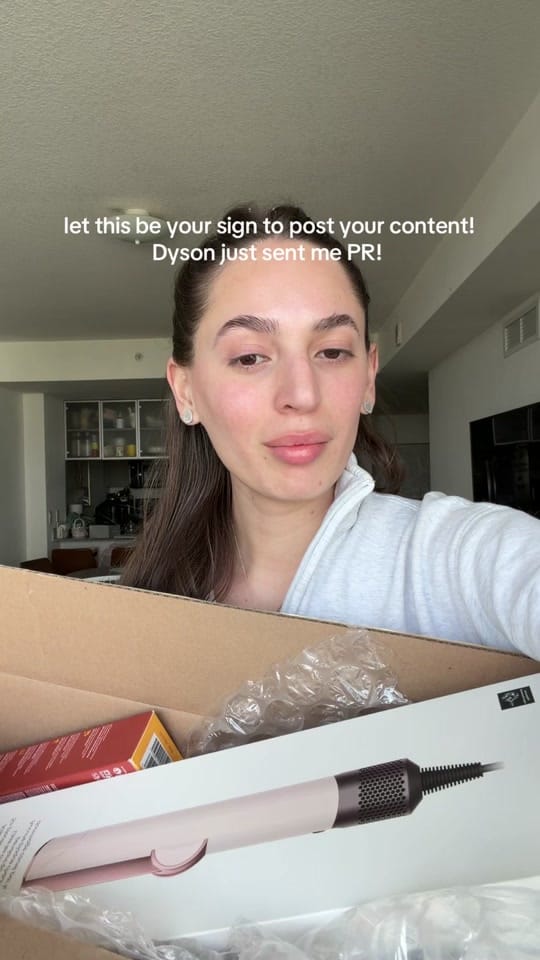 Post 4 by ana 💌 on TikTok (video)