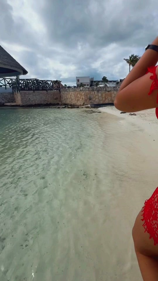 Post 8 by araceliofficial on TikTok (video)