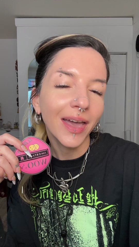 Post 6 by Mariel on TikTok (video)