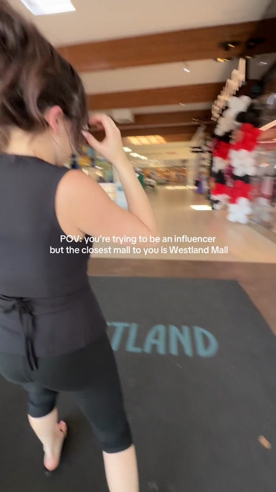 Post 10 by MELANIE ELISA on TikTok (video)