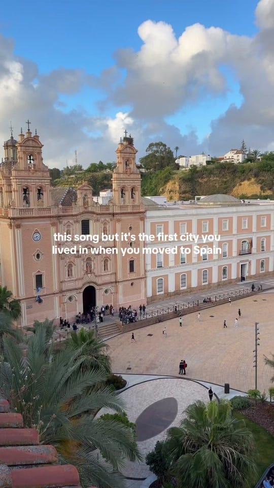 Post 4 by SmallGirlBigEatz Food + Travel on TikTok (video)