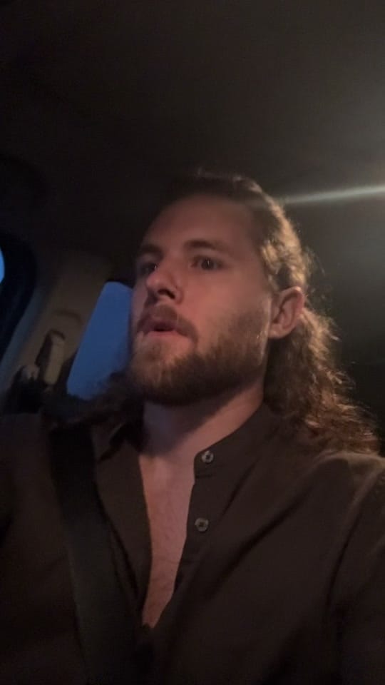 Post 3 by Bruna & Justus on TikTok (video)