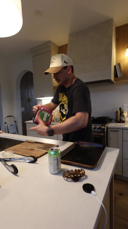 Post 6 by Alex Esteban on TikTok (video)