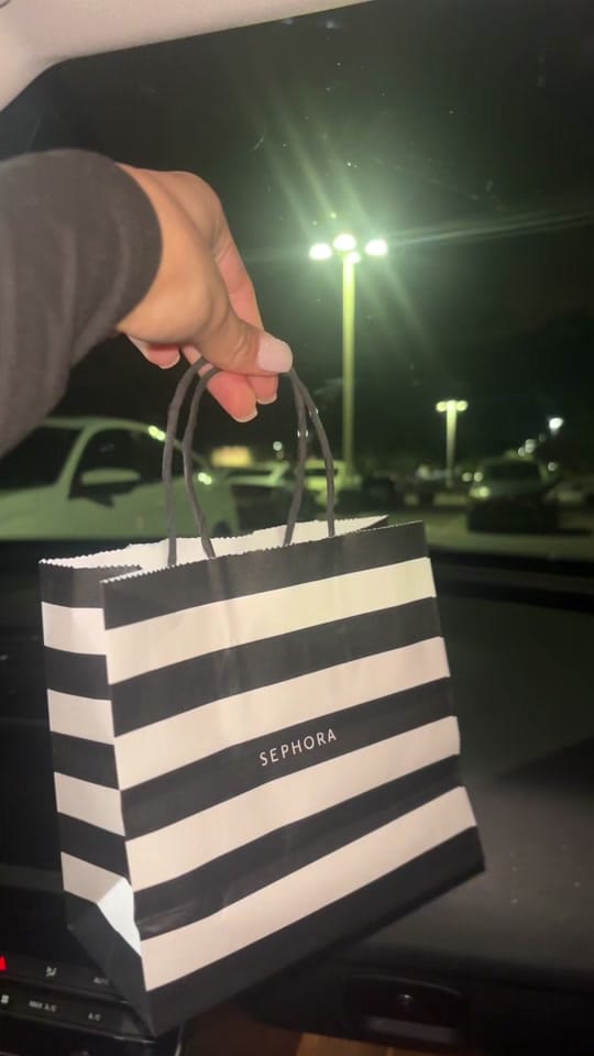 Post 6 by carmenzayaa † | Influencer on TikTok (video)
