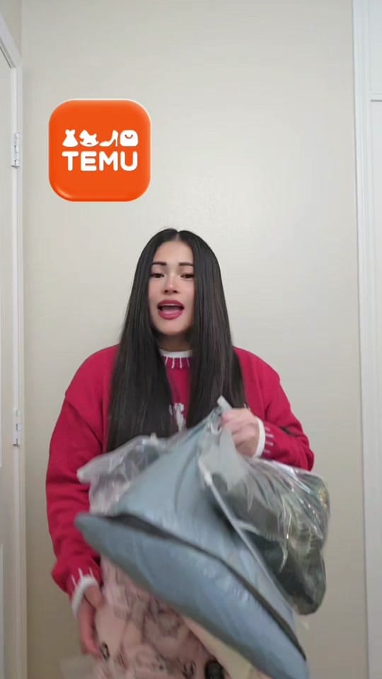Post 2 by Flore Buhat on TikTok (video)