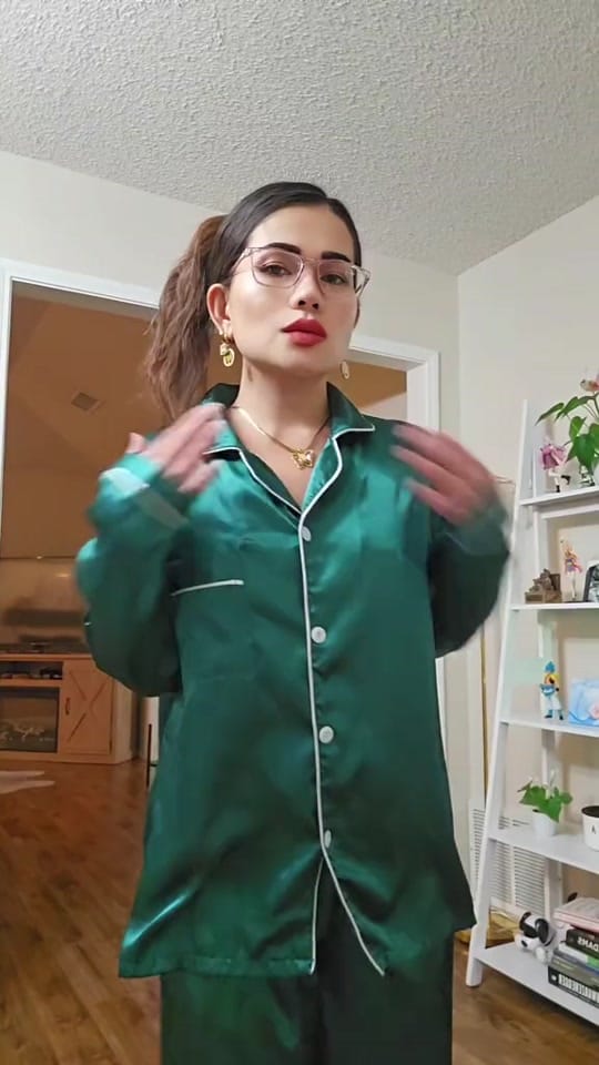Post 1 by Flore Buhat on TikTok (video)
