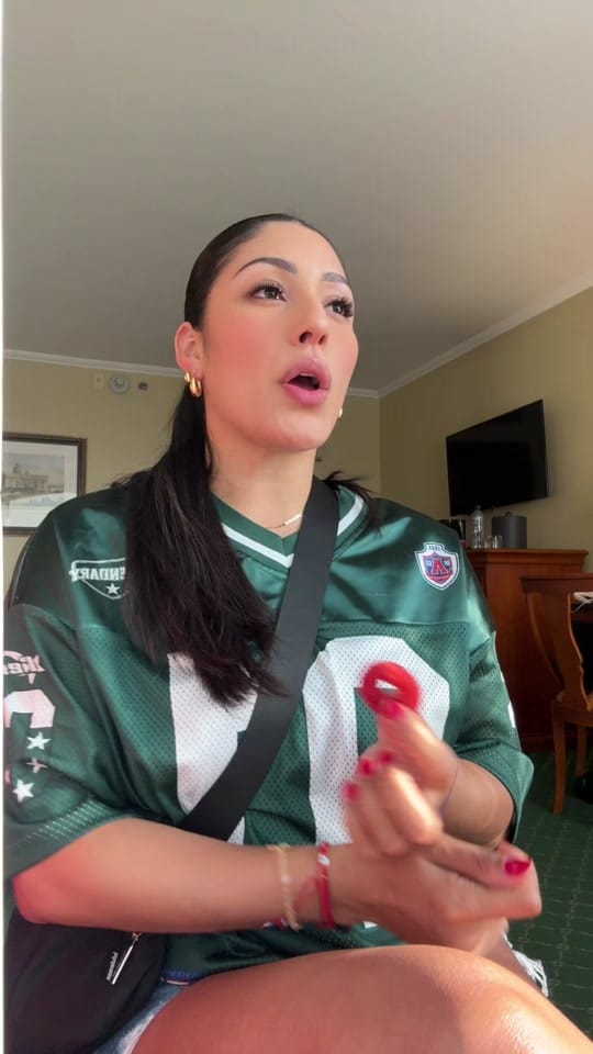Post 1 by KiingKarla on TikTok (video)