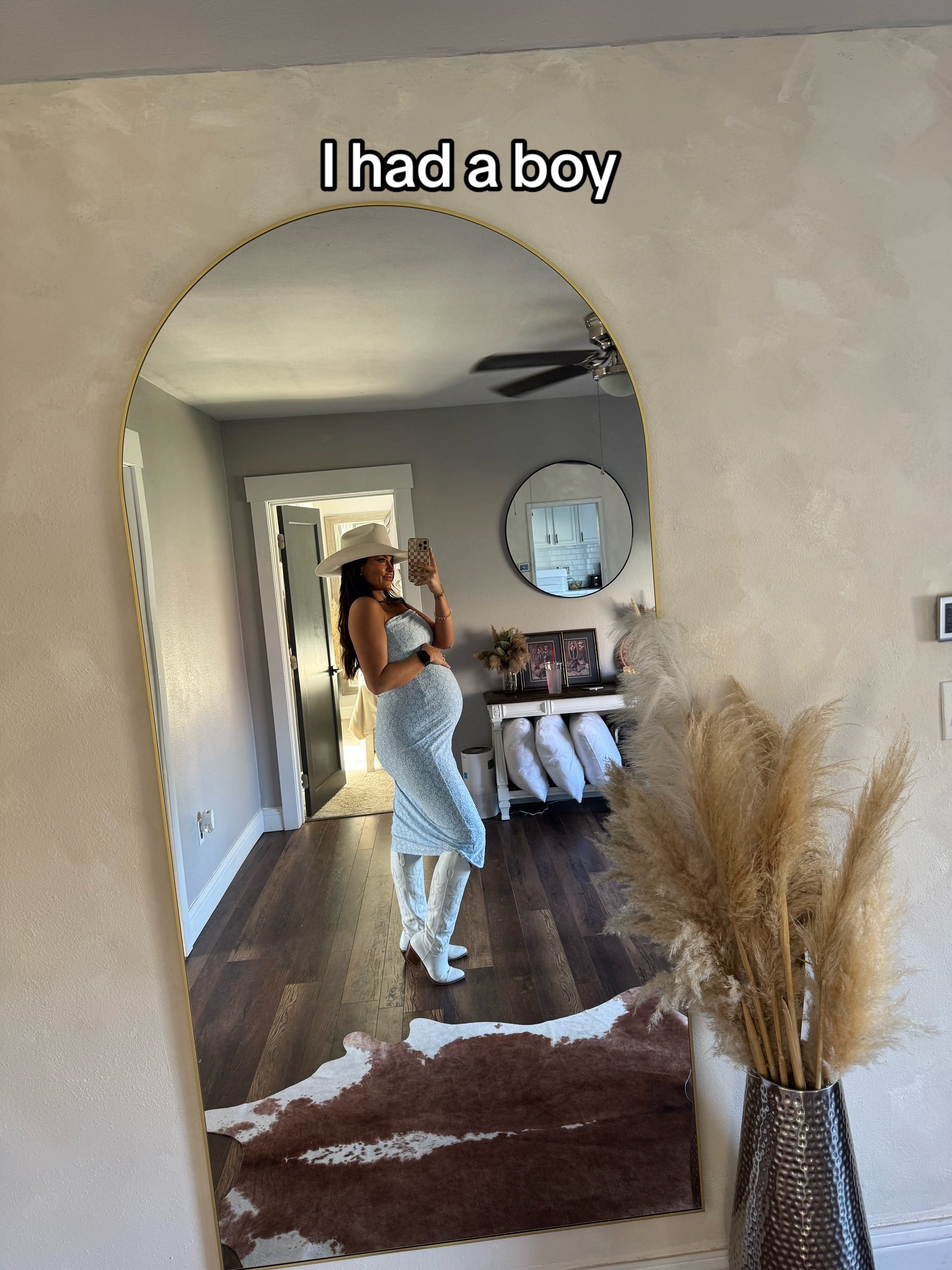 Post 4 by Kenz on TikTok (video)