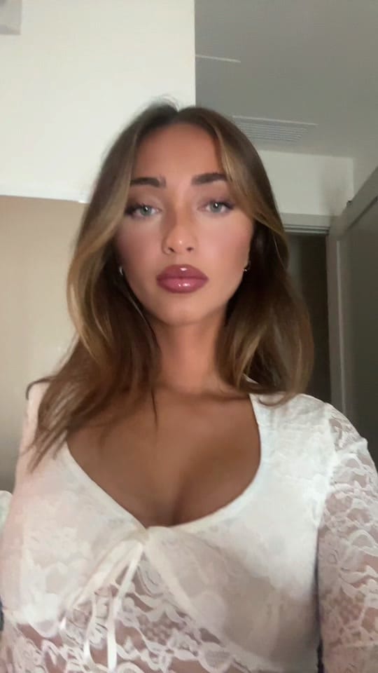 Post 8 by Molly Kane on TikTok (video)