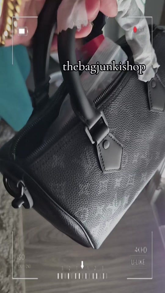 Post 2 by Thebagjunkishop | Artist on TikTok (video)