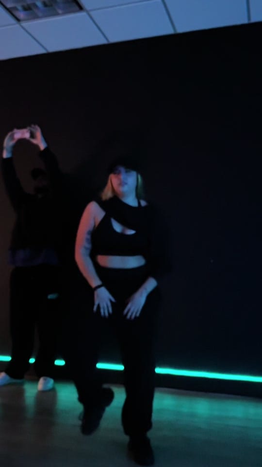 Post 2 by lauragomezvj on TikTok (video)