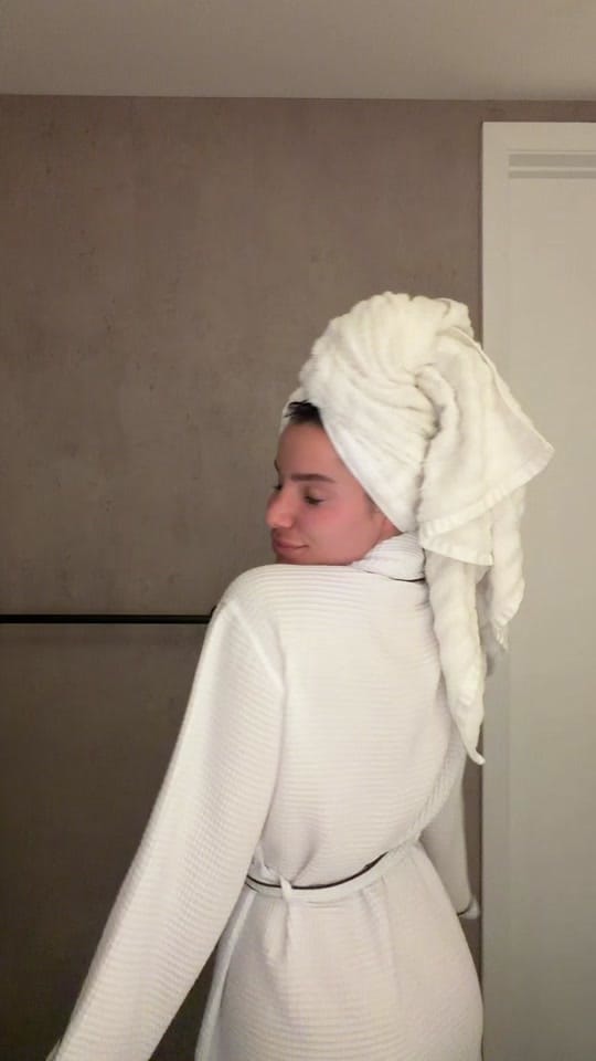Post 8 by Daniella De Alvarez on TikTok (video)