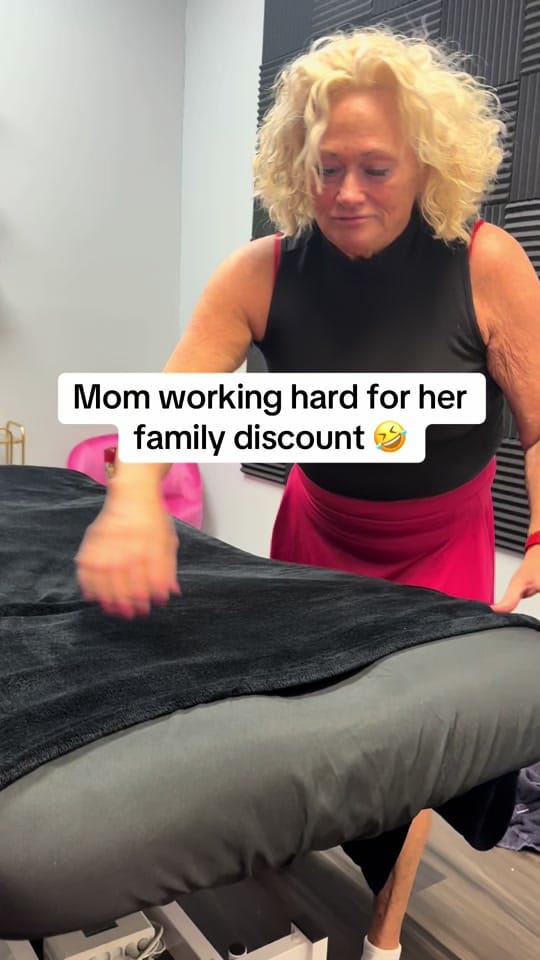 Post 4 by Hannah | Mama2B | Aesthetician on TikTok (video)