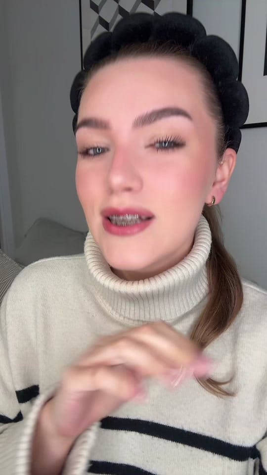 Post 9 by makeupelza on TikTok (video)