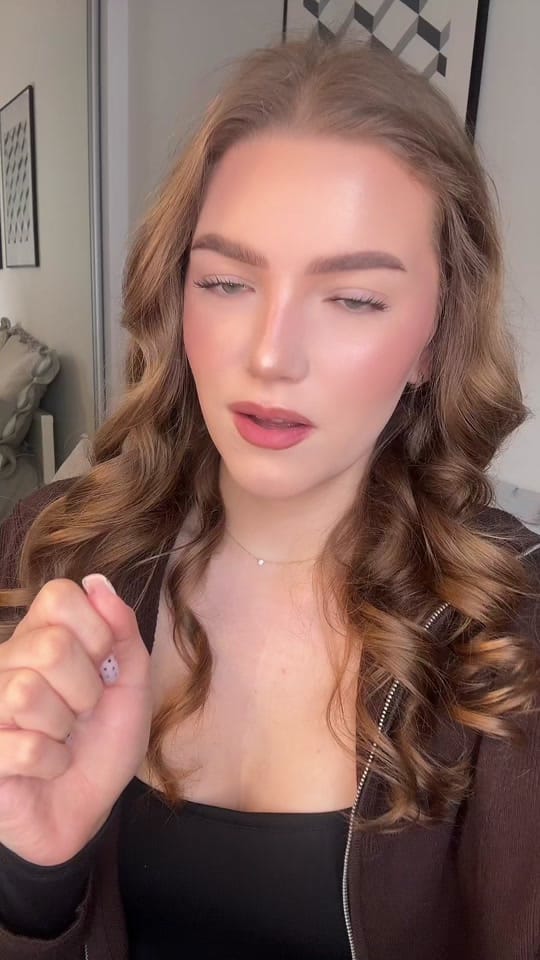 Post 1 by makeupelza on TikTok (video)