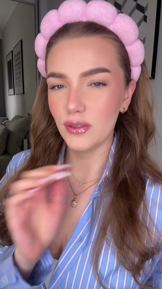 Post 6 by makeupelza on TikTok (video)
