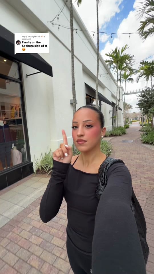 Post 4 by Julie Piedra on TikTok (video)