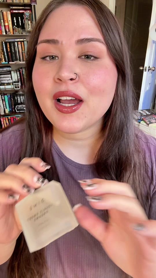 Post 2 by Christina 📚🌿✨ on TikTok (video)