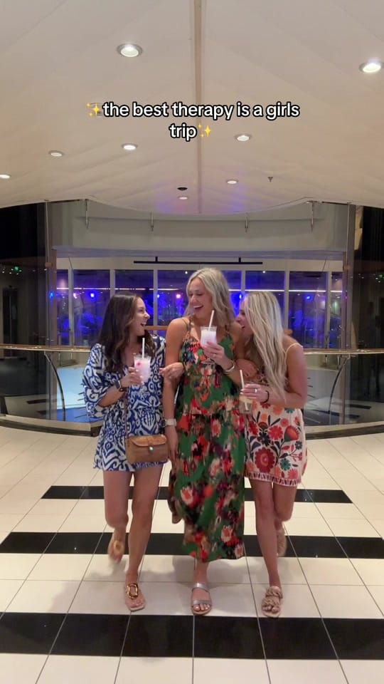 Post 7 by Lauren Hale on TikTok (video)