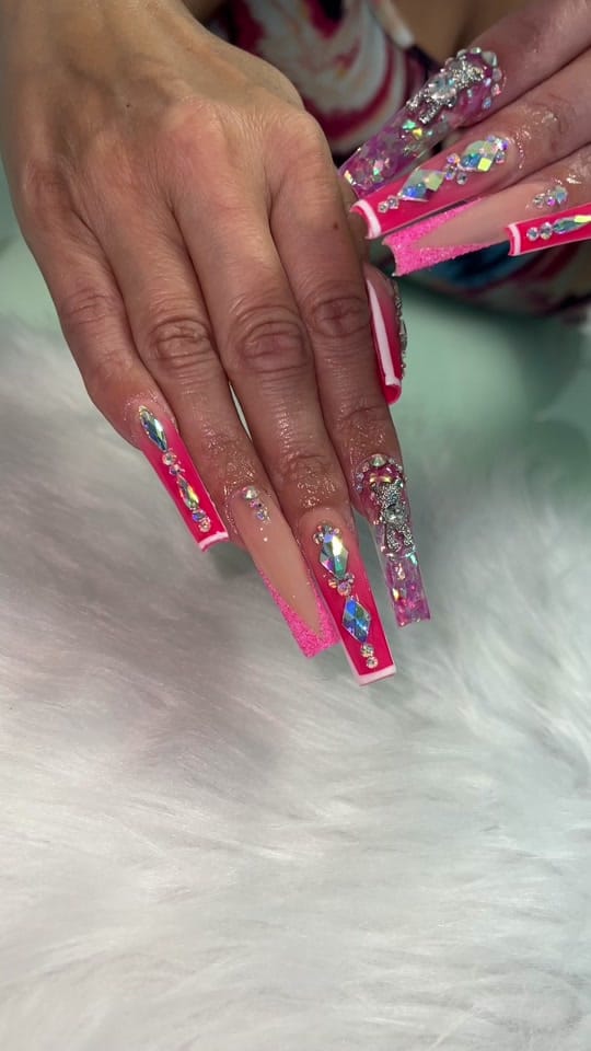 Post 1 by YenisBeautyBar on TikTok (video)
