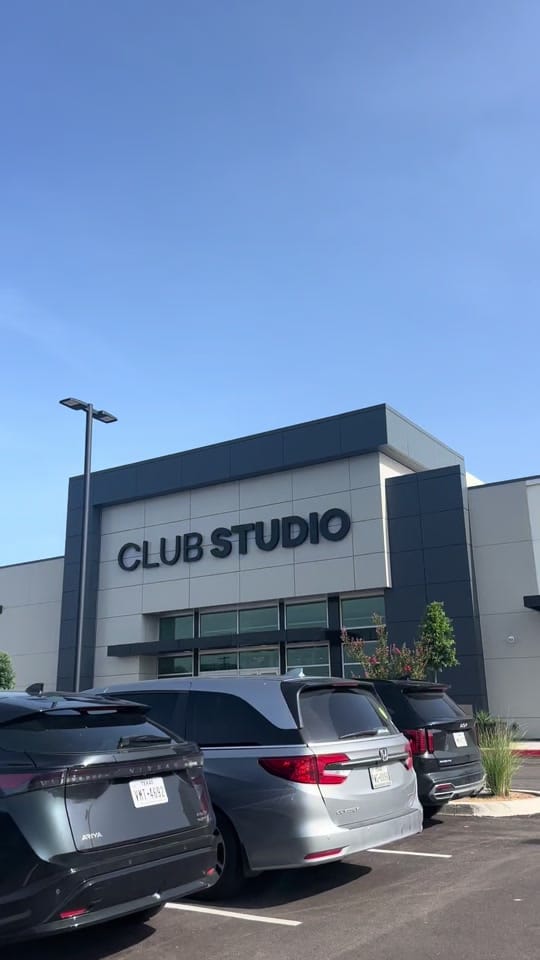 Post 7 by AlexisCrashay on TikTok (video)