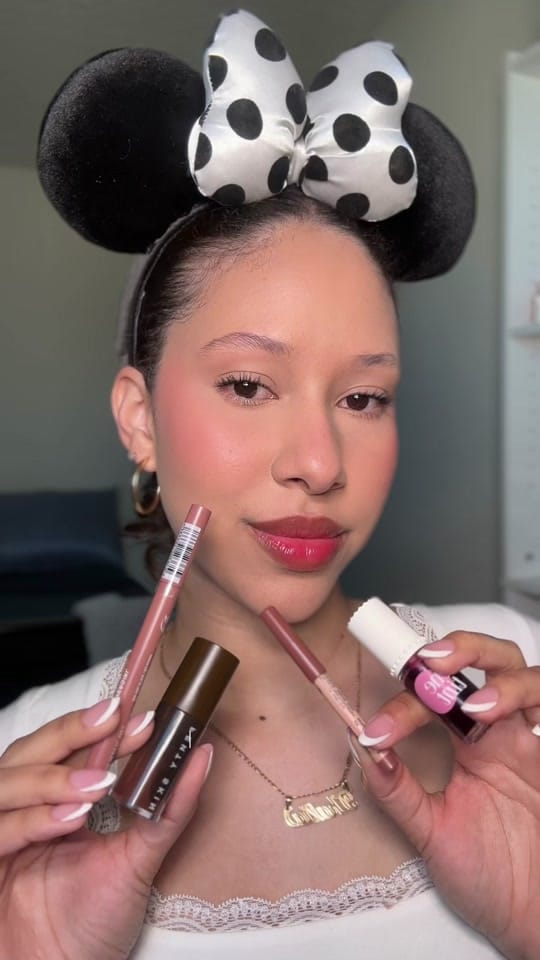 Post 3 by Thalia on TikTok (video)