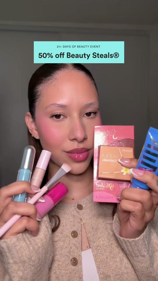 Post 2 by Thalia on TikTok (video)