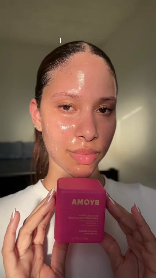 Post 8 by Thalia on TikTok (video)