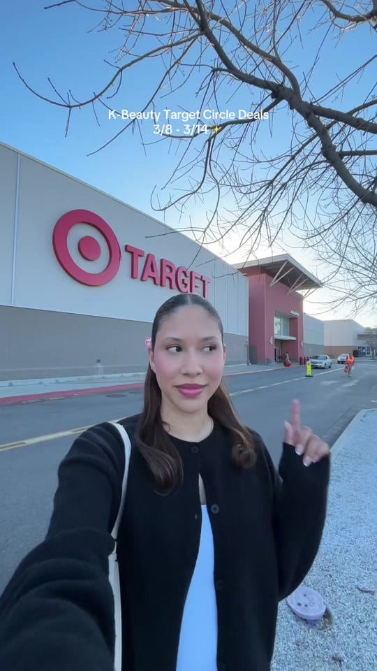 Post 1 by Thalia on TikTok (video)