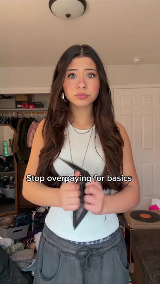 Post 1 by Elika 🧸 on TikTok (video)