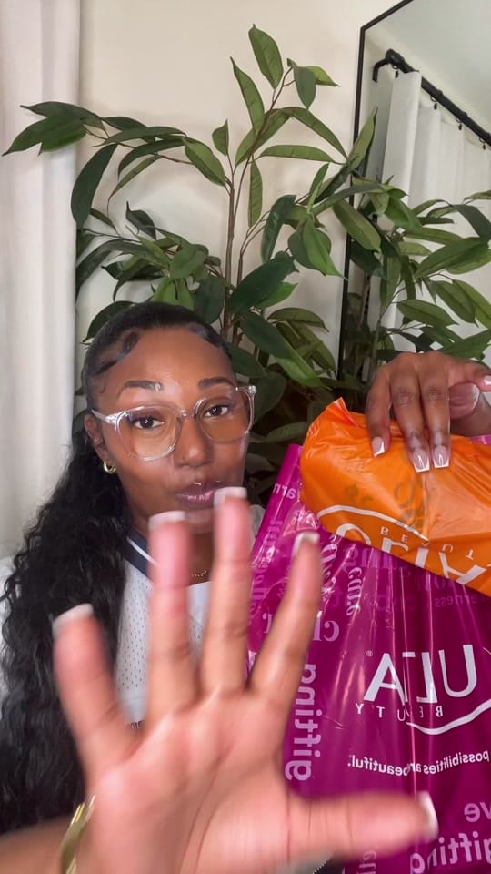 Post 4 by Mel on TikTok (video)