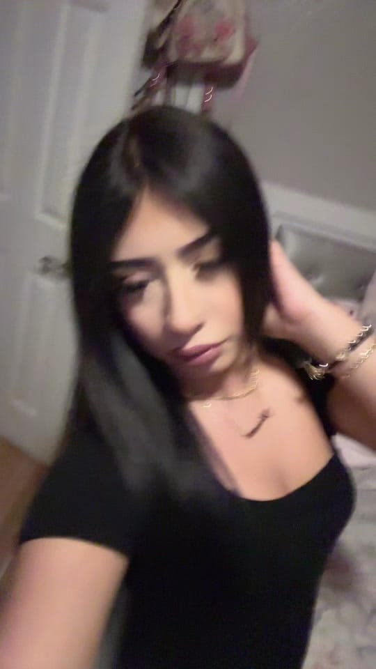 Post 3 by Adamaris🫦 on TikTok (video)