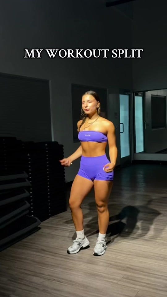 Post 10 by AMELIE DESAI on TikTok (video)