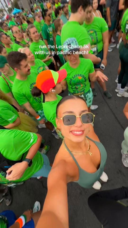 Post 4 by AMELIE DESAI on TikTok (video)
