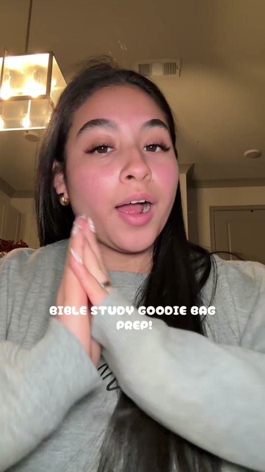 Post 3 by leaaaamoraless on TikTok (video)