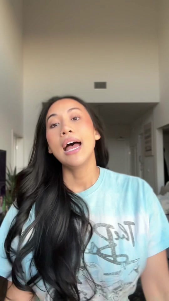 Post 8 by Yenni💫 on TikTok (video)