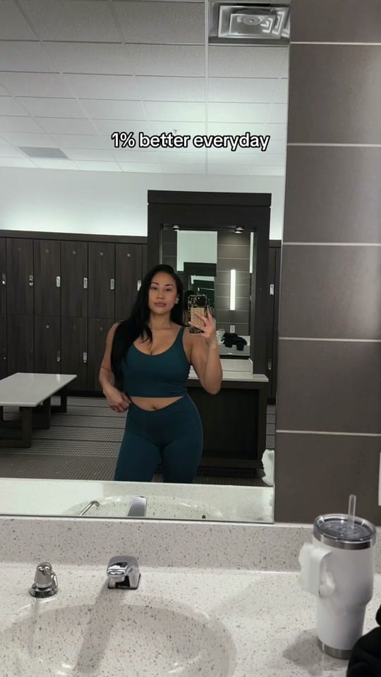 Post 2 by Yenni💫 on TikTok (video)