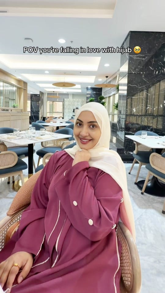 Post 1 by Humna Glam💋 on TikTok (video)