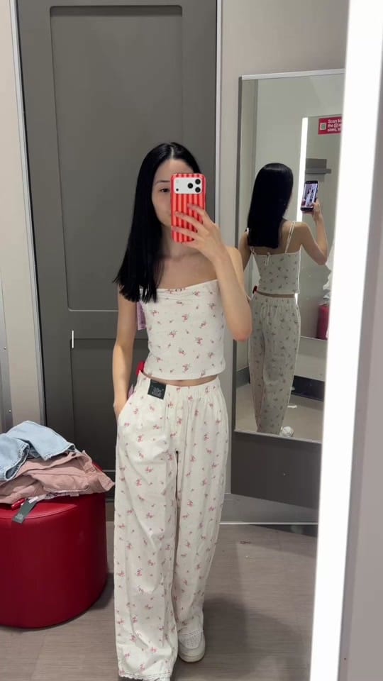 Post 2 by Meili Zhang on TikTok (video)