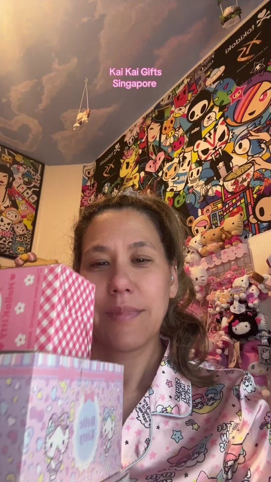 Post 6 by Thea Paisley on TikTok (video)