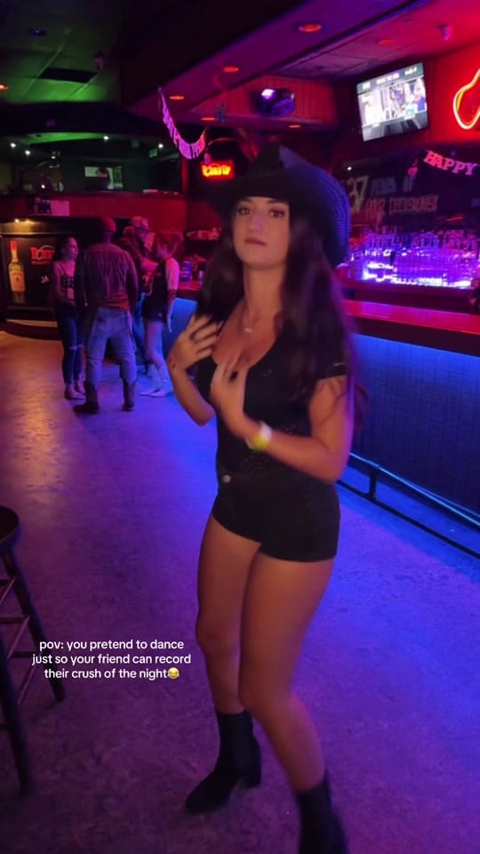 Post 8 by Lily B on TikTok (video)