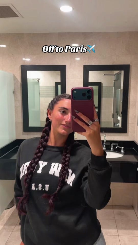 Post 3 by Lily B on TikTok (video)