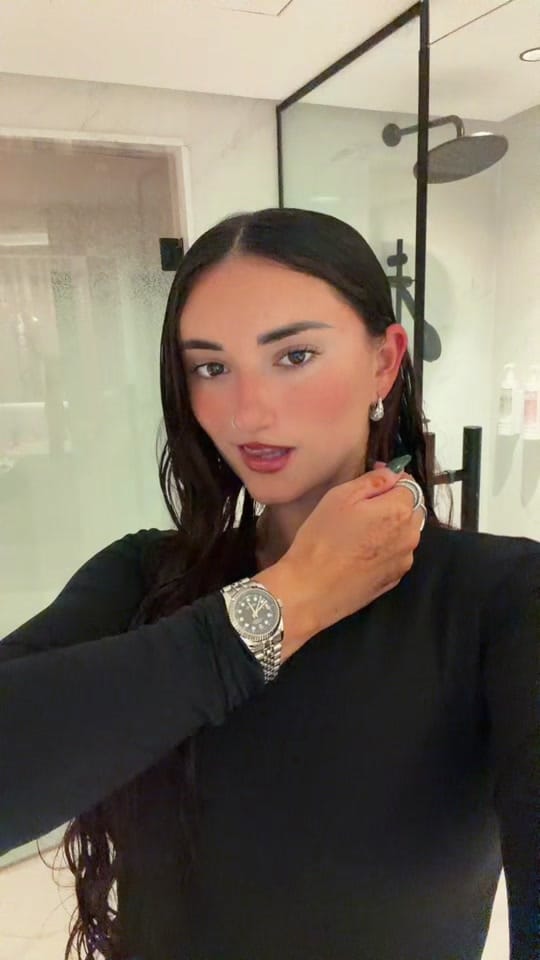 Post 1 by Lily B on TikTok (video)
