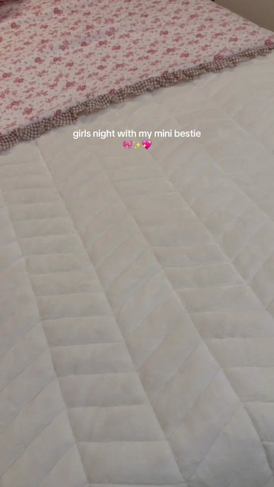 Post 3 by Lovely Cruz on TikTok (video)