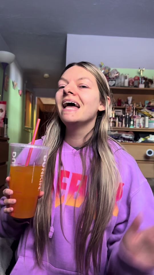 Post 2 by Helza on TikTok (video)