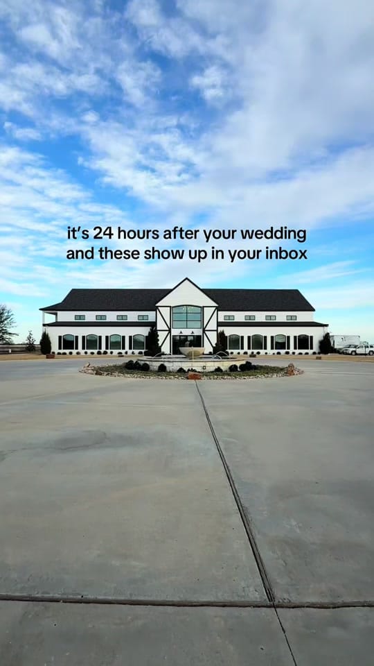 Post 4 by MOLLY | WEDDING PHOTOGRAPHER on TikTok (video)