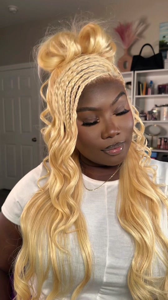 Post 9 by Marieme |Content Creator| on TikTok (video)